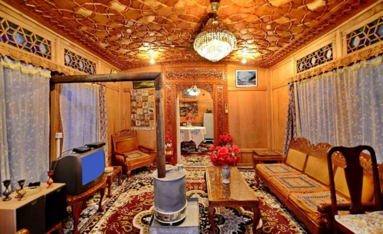 Hotel Umbrella Group Of House Boat Srīnagar Zewnętrze zdjęcie